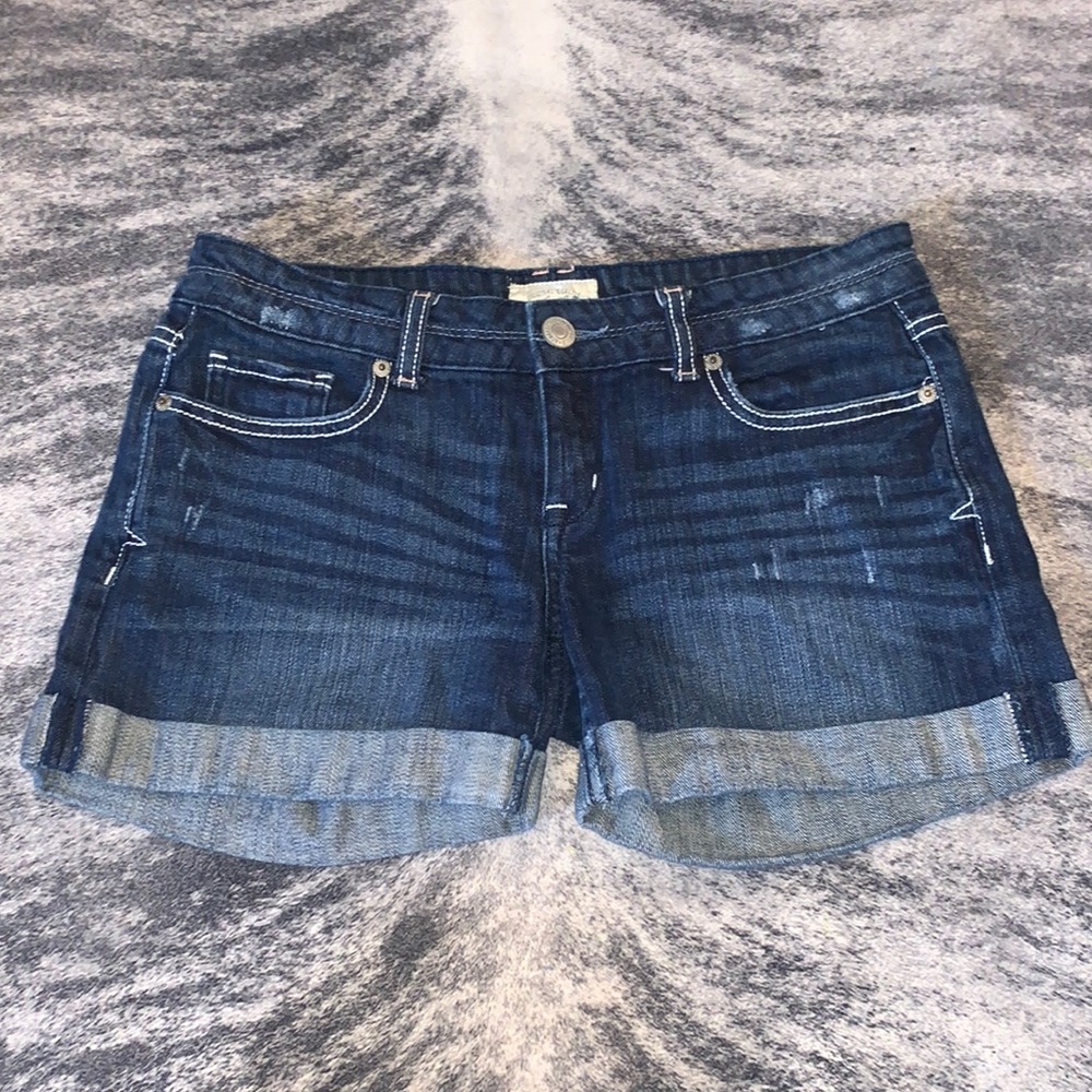 barely ever worn super comfortable just don’t fit anymore.